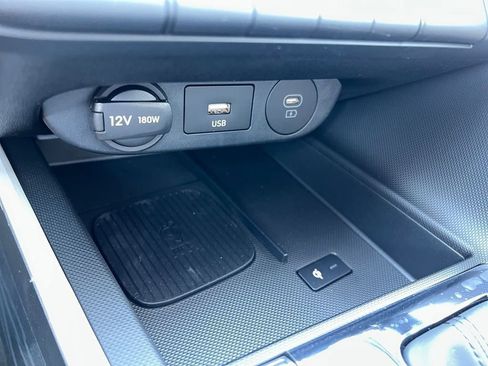 New 2025 Hyundai Elantra Limited image 10