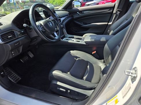 Used 2022 Honda Accord Sport image 9