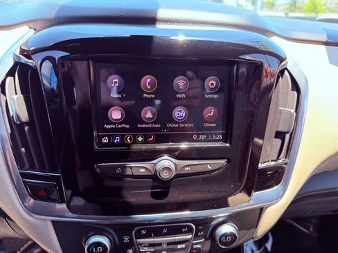 Used 2023 Chevrolet Traverse LS FWD image 30