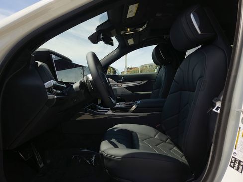 New 2026 BMW 760i xDrive AWD/4WD image 7