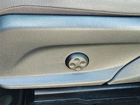 Used 2020 Mercedes-Benz GLC 300 4MATIC image 15