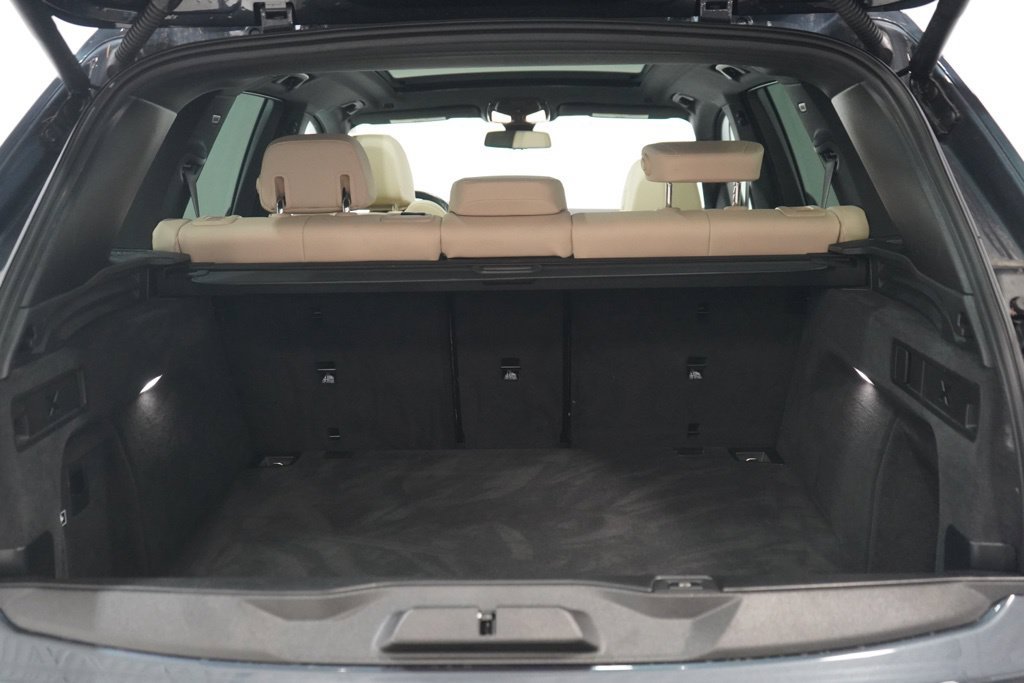 Used 2022 BMW X5 xDrive40i w/ Premium Package AWD/4WD image 38