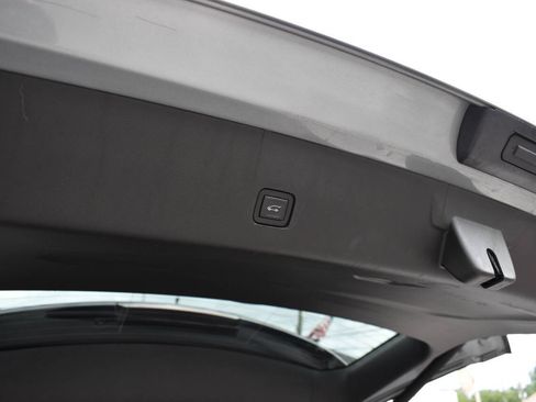 Used 2023 Chevrolet Traverse LT w/ LPO, Cargo Package AWD/4WD image 12
