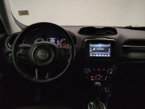 Used 2020 Jeep Renegade Altitude FWD image 22