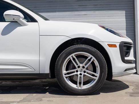 Certified 2023 Porsche Macan image 9