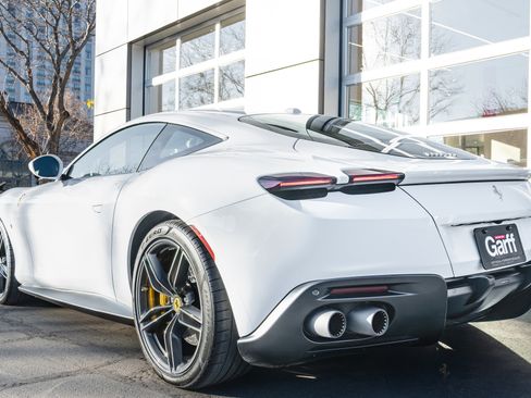 Certified 2022 Ferrari Roma image 5