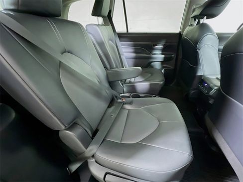 Certified 2024 Toyota Grand Highlander XLE image 25