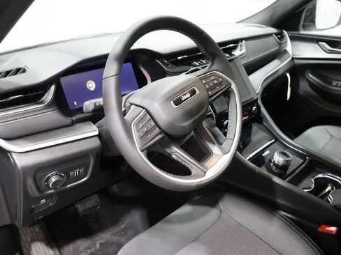 New 2026 Jeep Grand Cherokee Laredo image 19