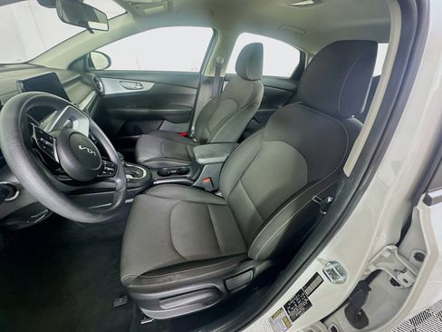 Used 2024 Kia Forte LXS image 13