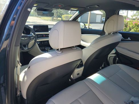 Used 2025 Genesis G70 2.5T image 19