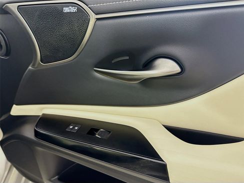 Used 2022 Lexus ES 350 Ultra Luxury w/ Accessory Package 2 FWD image 27