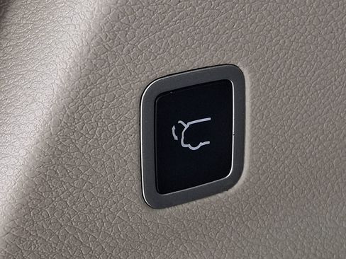 Used 2023 Chrysler Pacifica Limited FWD image 31