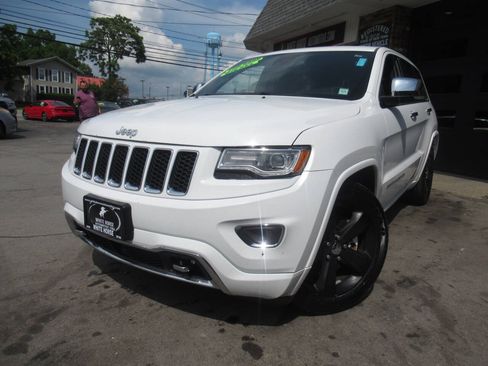 Used 2015 Jeep Grand Cherokee Overland w/ Advanced Technology Group AWD/4WD image 27