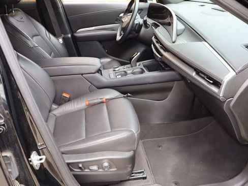 Used 2025 Cadillac XT4 Premium Luxury FWD image 15
