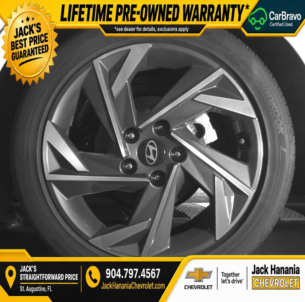 Used 2025 Hyundai Elantra SEL FWD image 24