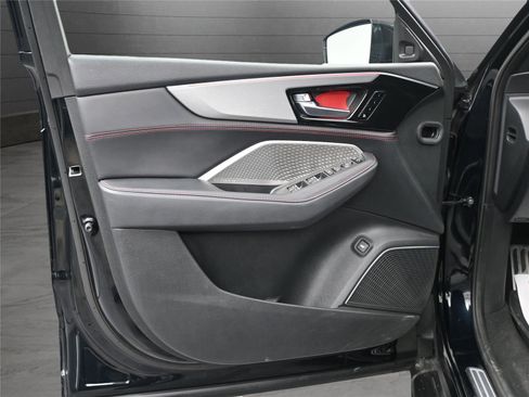 Used 2023 Acura MDX A-Spec image 11