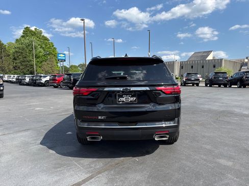 Used 2023 Chevrolet Traverse Premier w/ Redline Edition AWD/4WD image 4