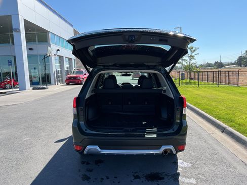 Used 2022 Subaru Forester Touring w/ Popular Package #2 AWD/4WD image 6