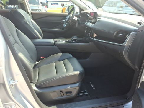 Used 2022 Nissan Rogue SL w/ SL Premium Package FWD image 8