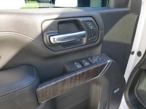 Used 2023 GMC Sierra 2500 Denali w/ Denali Ultimate Package image 18