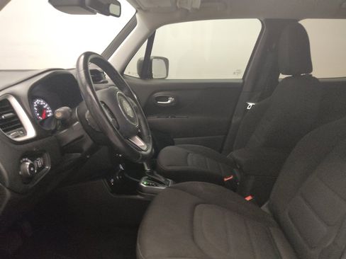 Used 2021 Jeep Renegade Latitude w/ Convenience Group AWD/4WD image 17