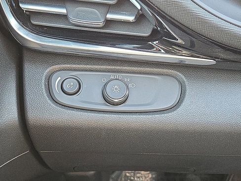 Used 2024 Buick Envista Sport Touring w/ Convenience I Package image 25