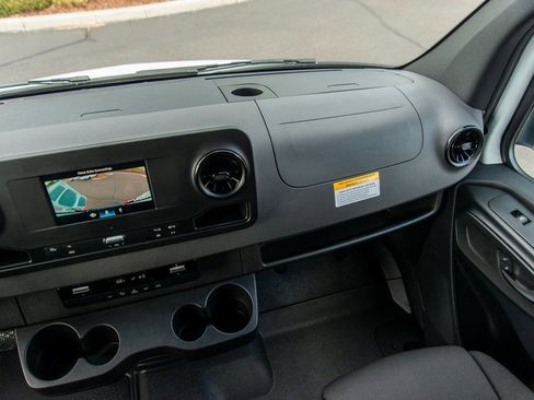 Used 2024 Mercedes-Benz Sprinter 3500 image 25