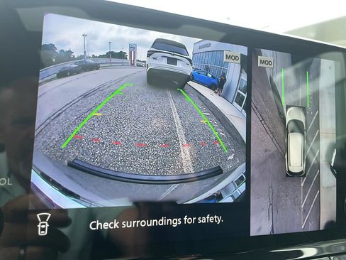 Used 2023 Nissan Rogue SL w/ SL Premium Package image 14