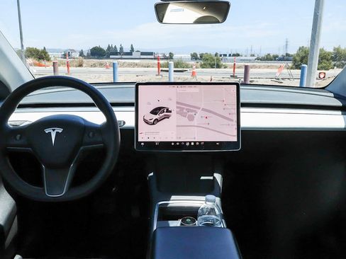Used 2021 Tesla Model Y Long Range AWD/4WD image 20