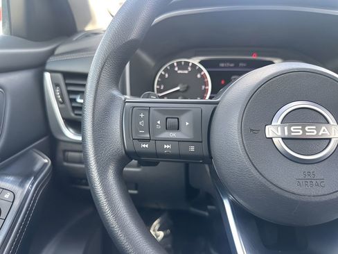 Used 2024 Nissan Rogue SV image 14