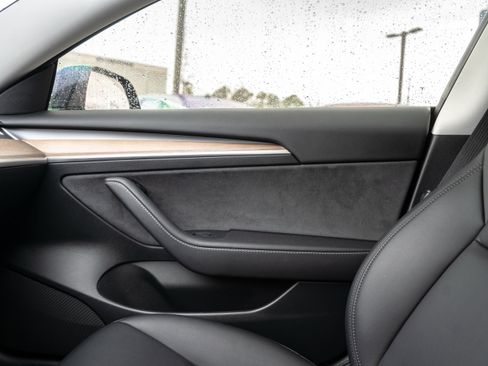 Used 2023 Tesla Model 3 Standard Range image 26