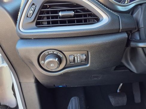 New 2026 Chrysler Pacifica Select image 13