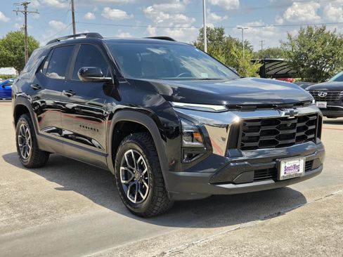 Used 2025 Chevrolet Equinox ACTIV w/ Safety and Technology Package FWD image 3