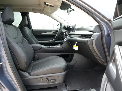 New 2027 INFINITI QX60 Luxe FWD image 23