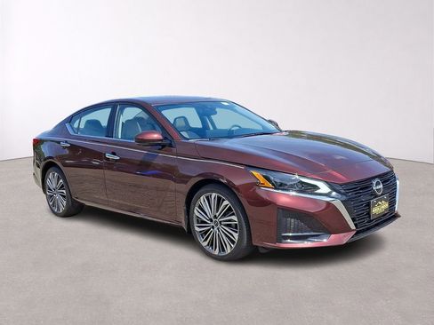 Used 2023 Nissan Altima 2.5 SL FWD image 1
