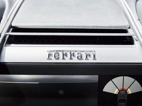 Used 2018 Ferrari GTC4Lusso image 78