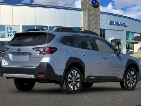 Used 2023 Subaru Outback Limited image 2