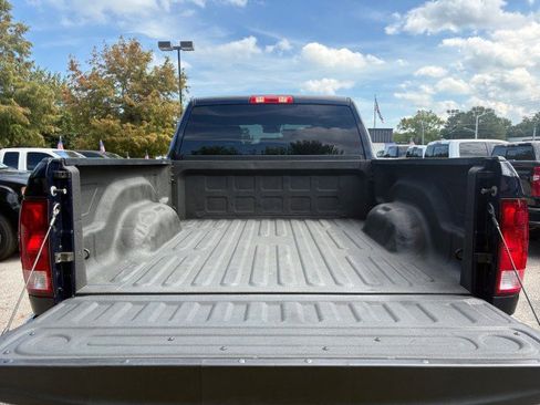 Used 2018 RAM 2500 Tradesman w/ Chrome Appearance Group image 15