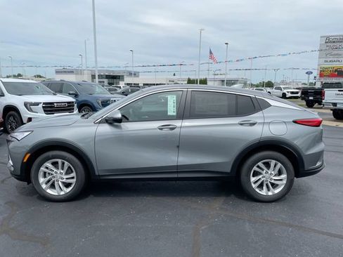 New 2026 Buick Envista Preferred FWD image 2