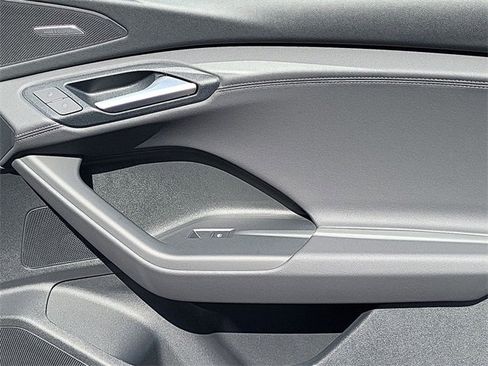 New 2025 Audi Q6 e-tron Premium Plus w/ Premium Plus image 18