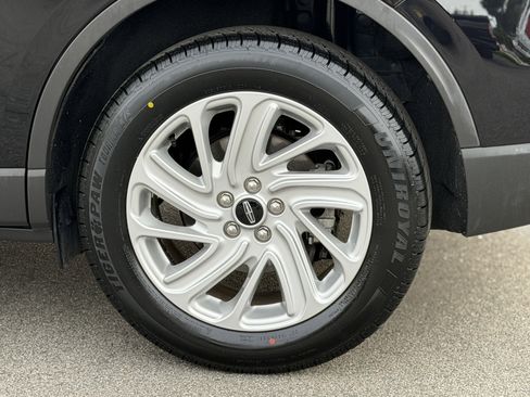 Used 2023 Lincoln Corsair FWD image 11