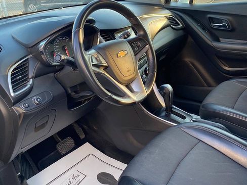 Used 2019 Chevrolet Trax LT w/ LT Convenience Package FWD image 21