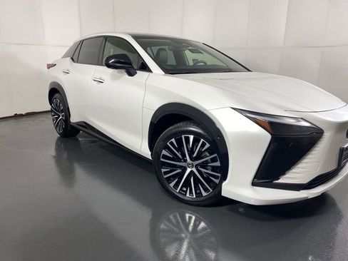 Certified 2023 Lexus RZ 450e Premium w/ Technology Package image 4