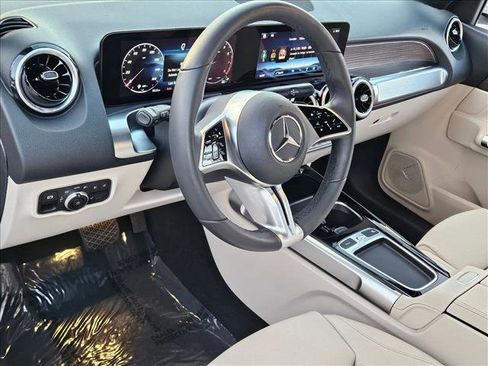 Used 2026 Mercedes-Benz GLB 250 image 10