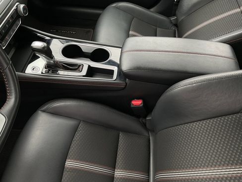 Used 2025 Nissan Altima 2.5 SR image 32