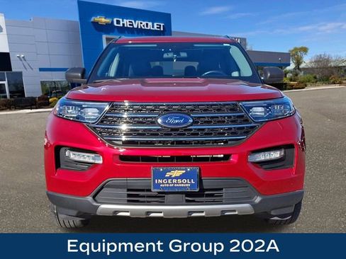 Used 2022 Ford Explorer XLT w/ Equipment Group 202A image 3