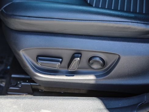 Used 2020 Toyota Camry SE w/ Carpet Mat Package FWD image 19