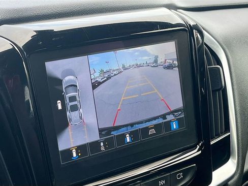 Used 2023 Chevrolet Traverse RS AWD/4WD image 14