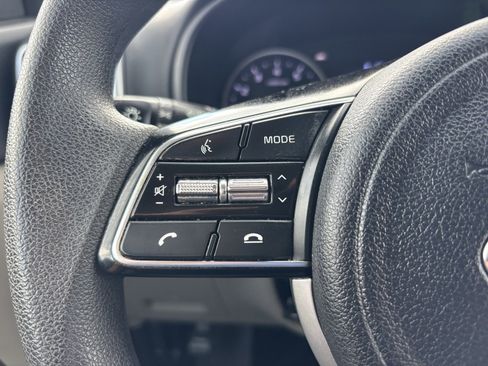 Used 2020 Kia Sportage LX image 23