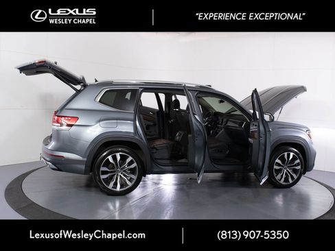 Used 2023 Volkswagen Atlas SEL Premium AWD/4WD image 12